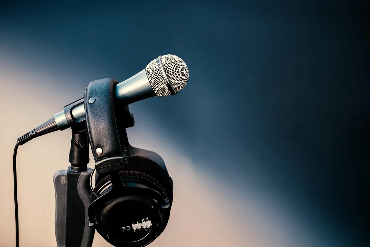 microphone, mic, headphones, stage, to sing, music, to speak, audio, volume, microphone, microphone, microphone, microphone, microphone, mic, mic, mic, headphones, headphones. Fourth of July Speeches History: From Douglass to Reagan