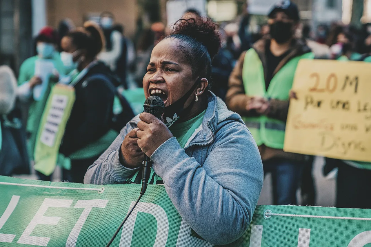 woman, microphone, protest, dissent, demonstration, regularization, manifestation, political, crowd, people, street, outdoors, catalonia, barcelona, spain, protest, protest, dissent, demonstration, manifestation, manifestation, manifestation, manifestation, manifestation. 4 points on short civil rights speeches that matter
