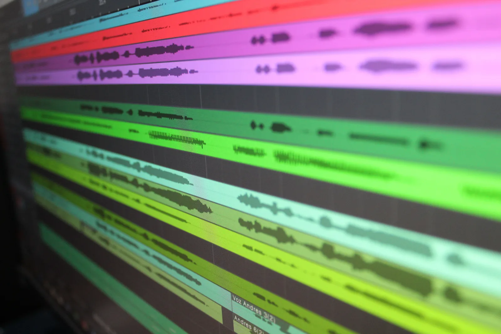 Close-up of audio waveforms on screen, showcasing music production software in use. How to analyze a speech instead of quoting its lines