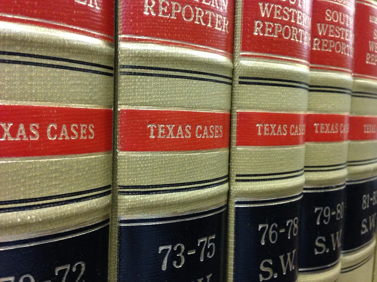 law books, library, rows of books, book shelves, legal, books, law, book, learn, study, text, literature, knowledge, wisdom, educate, learning, information, educational, law books, law books, law books, law books, law books, legal, legal, legal, law. How to check U.S. copyright status for famous speeches you want to publish